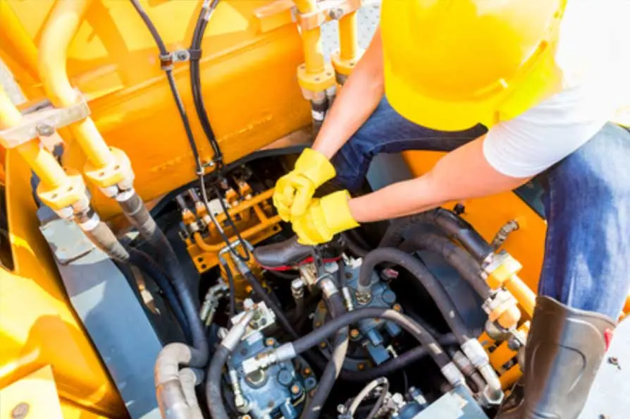 Servicio de reparación de motores para maquinaria pesada